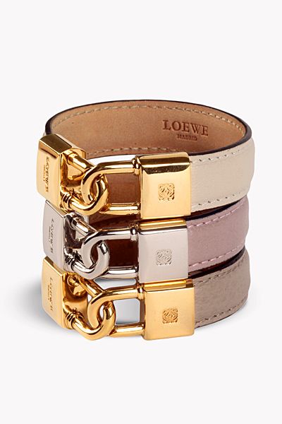 Loveable accessories for women